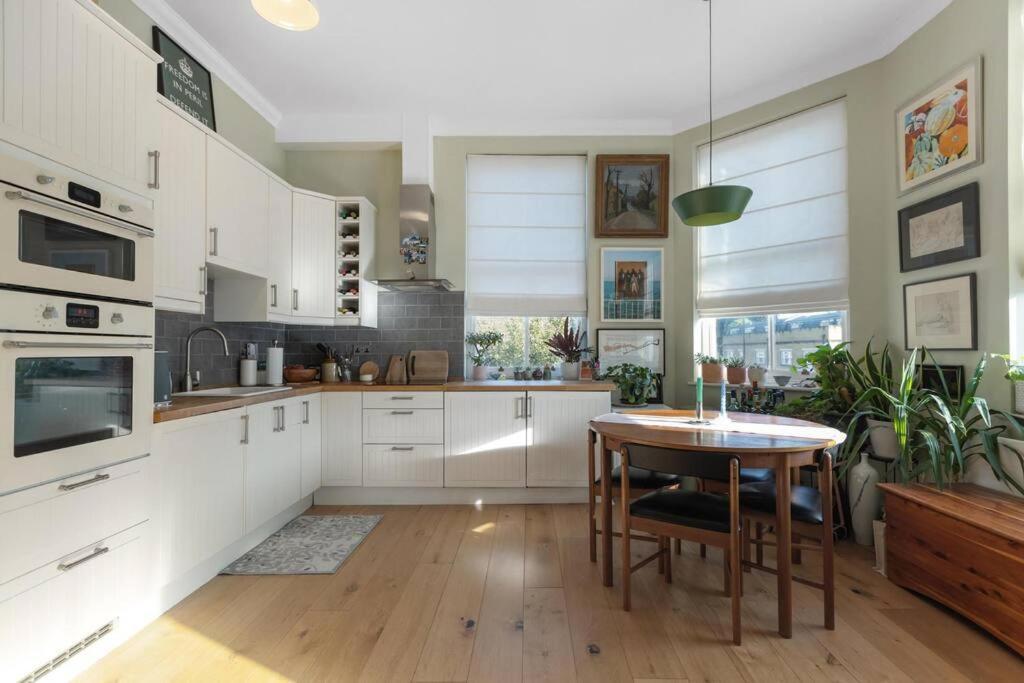 1 Bedroom Beautiful Victoria Park *