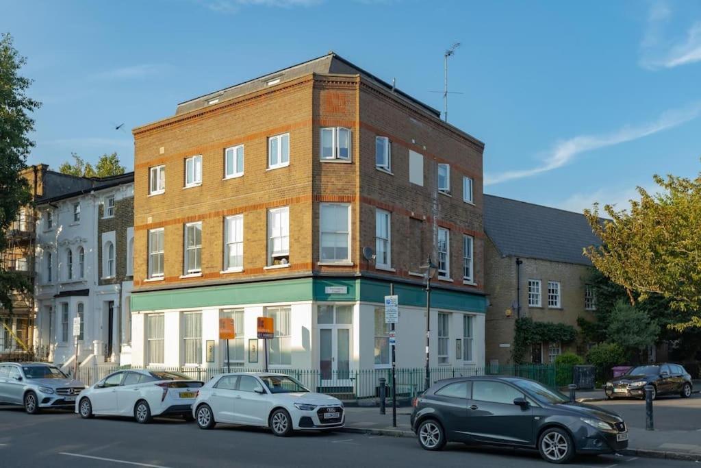 1 Bedroom Beautiful Victoria Park London